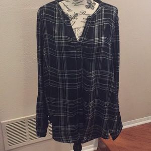 Calvin Klein high/low shirt size XL